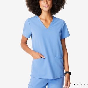 women's Ceil Blue- Three-Pocket Scrub Top - M